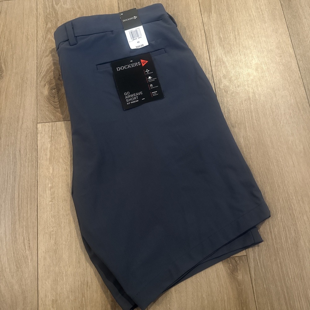 Dockers go Men's Airweave Shorts Blue Performance‎ Size 42 9.5" NEW